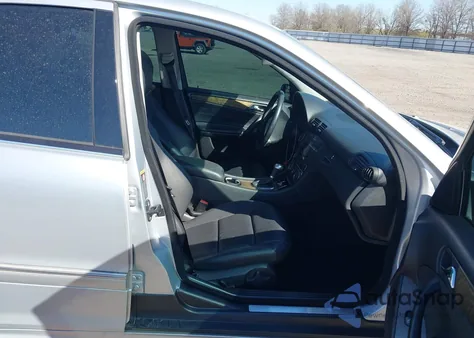 2007 Mercedes-Benz C 230 Sport из США, поврежденный, VIN WDBRF52H67F856219